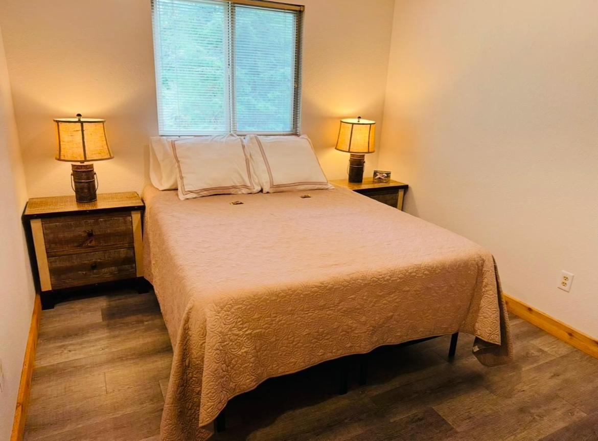 Boardwalk Lodge Thorne Bay Екстериор снимка